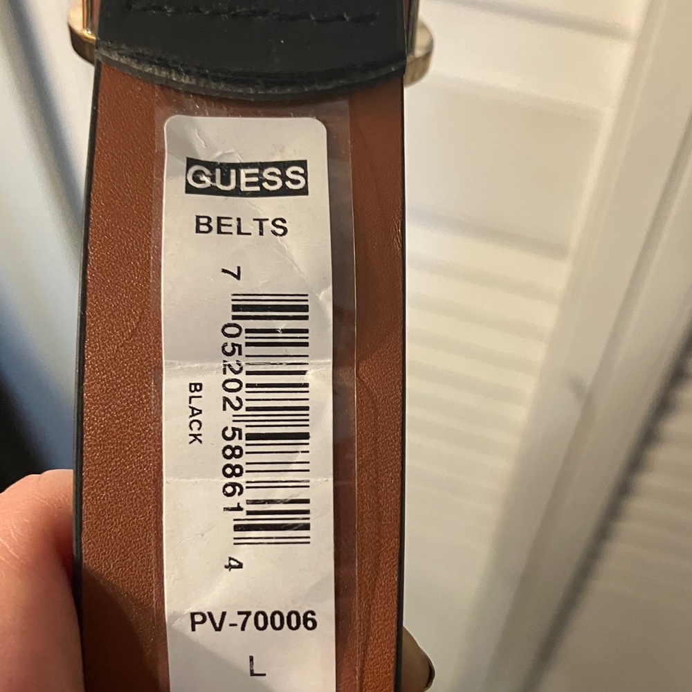 Guess Women's Belt with Black Strap and Gold Buckle - Picture 4 of 7